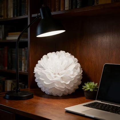 Kép valamiből Fehér papír pompom dekoráció, 20 cm, 5 db