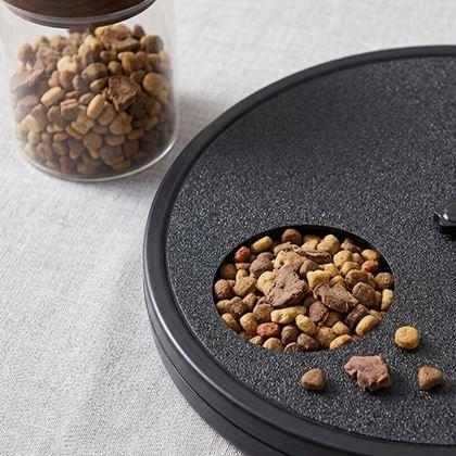 Kép valamiből Kaparó kutyáknak, jutalomfalat-adagoló nyílással