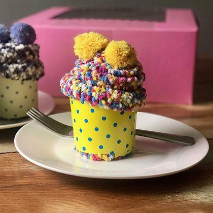 Kép valamiből Zokni ajándékcsomagolásban  -  sárga muffin