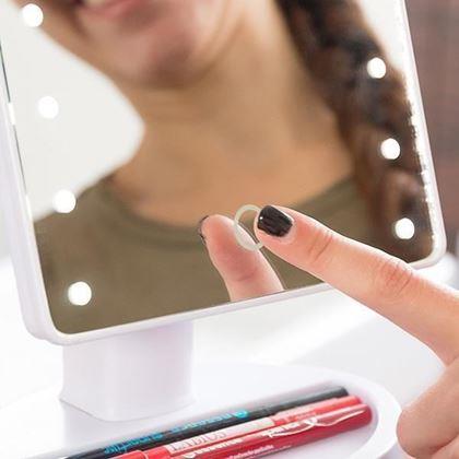 Kép valamiből Kozmetikai nagyító tükör 22 LED diódával