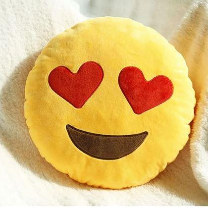 Kép valamiből Emoji párna  -  szerelmes