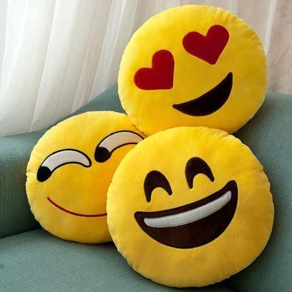 Kép valamiből Emoji párna  -  szerelmes