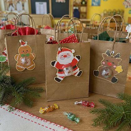 Kép valamiből Karácsonyi designos édességdekoráció gyerekeknek, 12 db